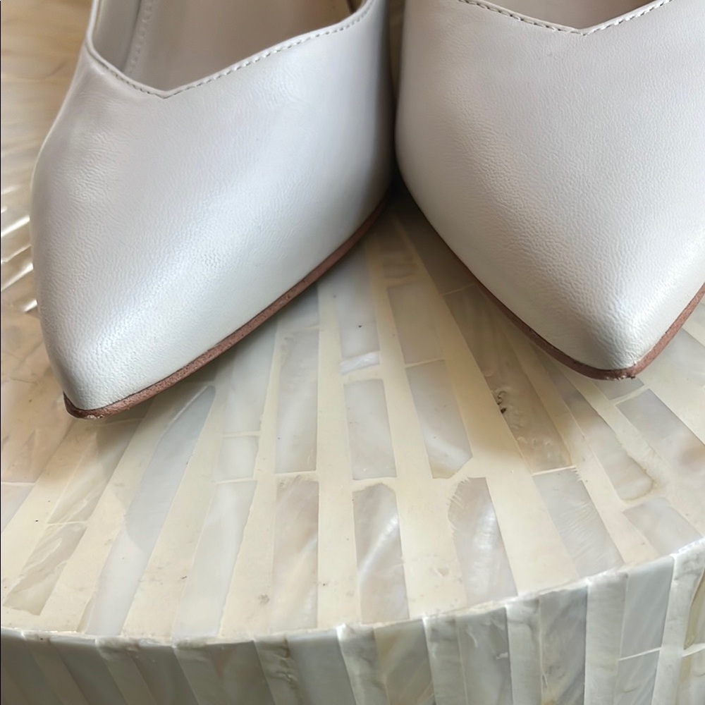 Marc Fisher Cream Pointed Toe Heels, 10M - Picture 4 of 7